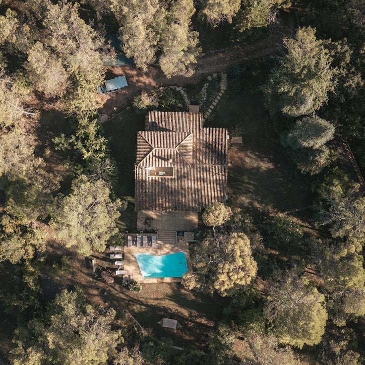 Outdoor terrace seating suitable for families in Rome